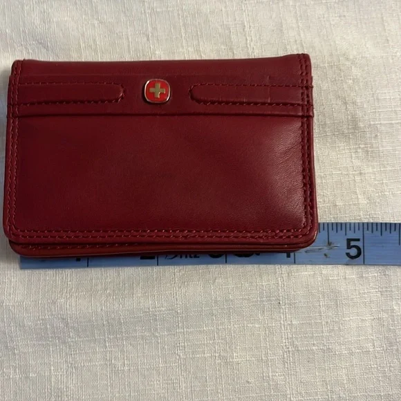 Wenger Red Leather Card Case Wallet Makers of the Genuine Swiss Army Knife - Picture 11 of 12